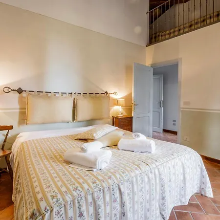 House With Double Pool In Val Di Chiana Civitella in Val di Chiana